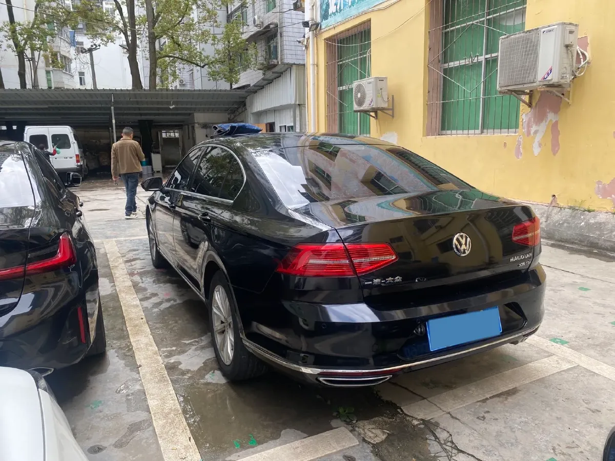 2018 Volkswagen Magotan 1.8T 180HP L4 7DCT,autocango,china used car exporter,china ev exporter,chinese used car exporter,chinese used ev exporter