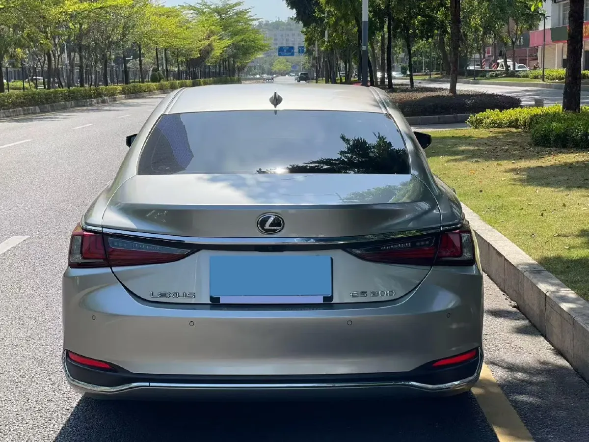 2022 Lexus ES 2.0L 173HP L4 CVT,autocango,china used car exporter,china ev exporter,chinese used car exporter,chinese used ev exporter