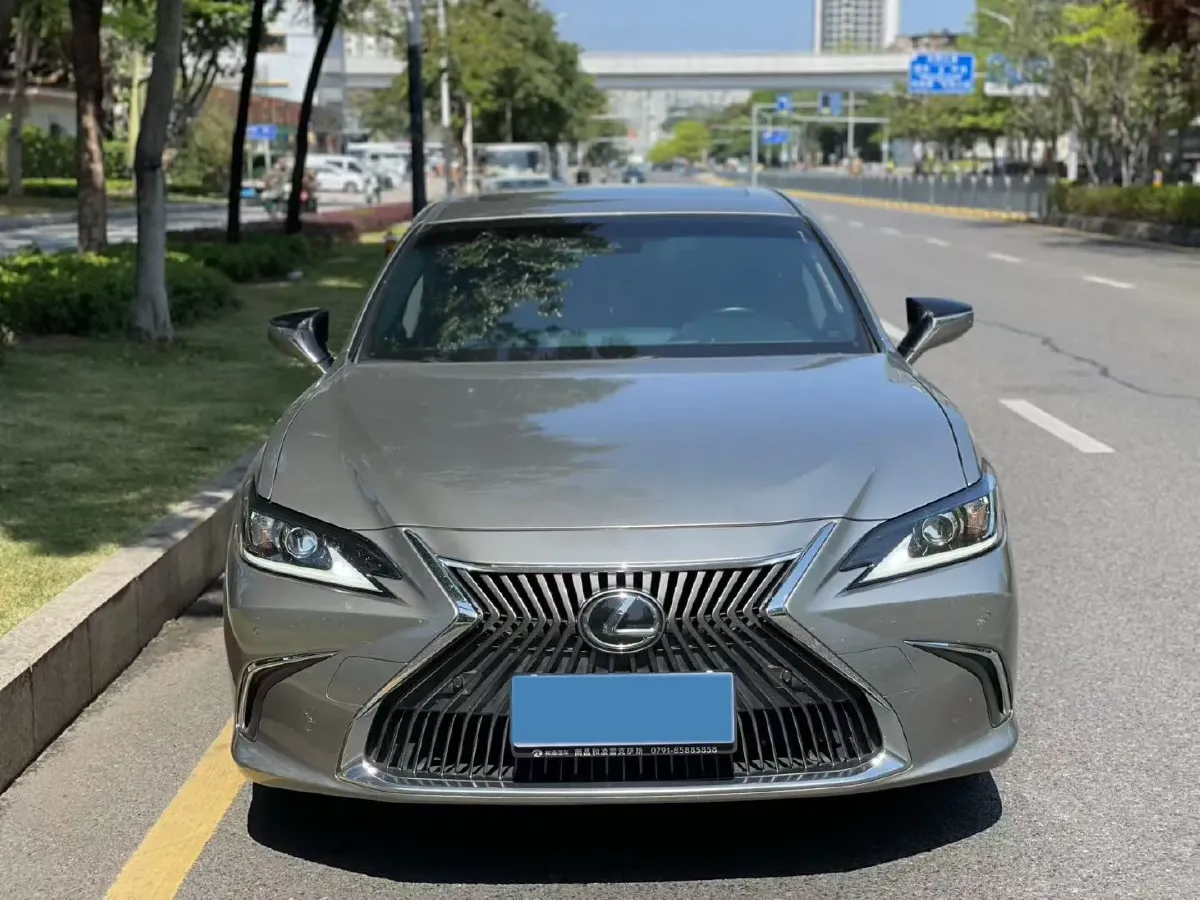 2022 Lexus ES 2.0L 173HP L4 CVT,autocango,china used car exporter,china ev exporter,chinese used car exporter,chinese used ev exporter