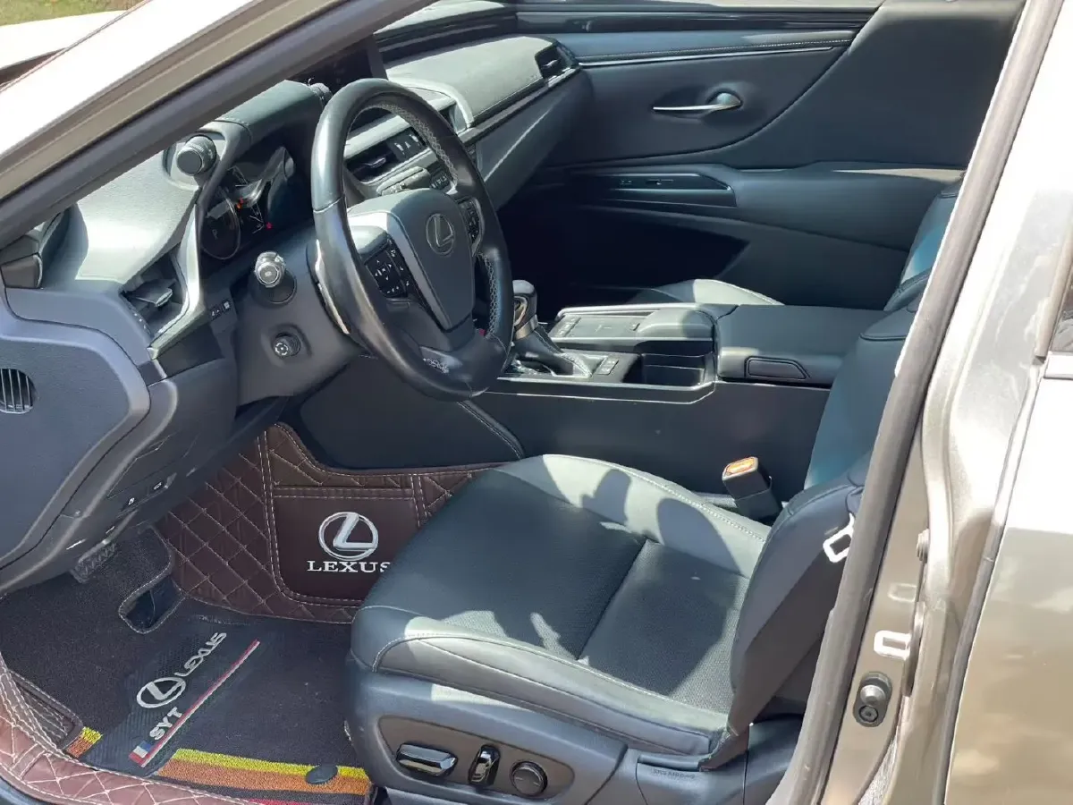 2022 Lexus ES 2.0L 173HP L4 CVT,autocango,china used car exporter,china ev exporter,chinese used car exporter,chinese used ev exporter