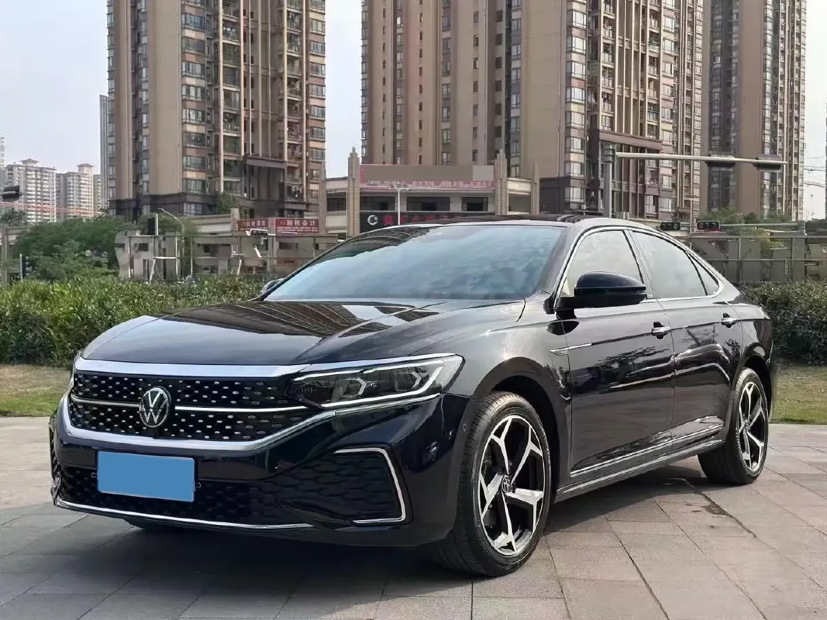 2023 Volkswagen Passat 2.0T 186HP L4 7DCT,autocango,china used car exporter,china ev exporter,chinese used car exporter,chinese used ev exporter