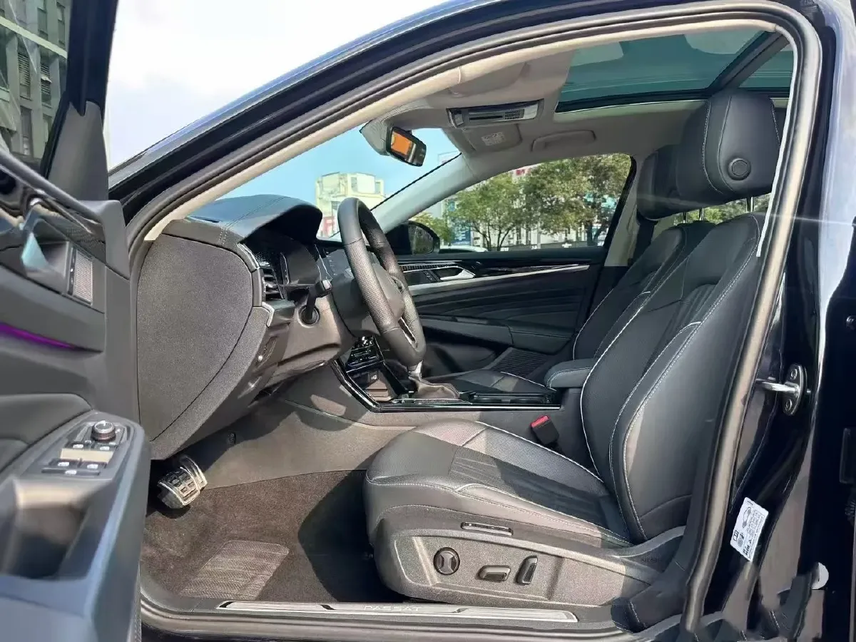 2023 Volkswagen Passat 2.0T 186HP L4 7DCT,autocango,china used car exporter,china ev exporter,chinese used car exporter,chinese used ev exporter