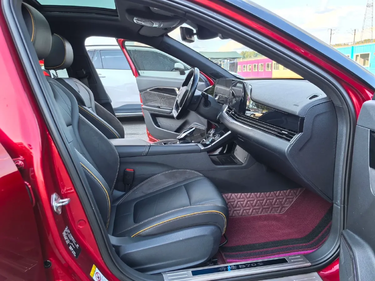 2022 Bestune B70S 2.0T 224HP L4 6AT,autocango,china used car exporter,china ev exporter,chinese used car exporter,chinese used ev exporter