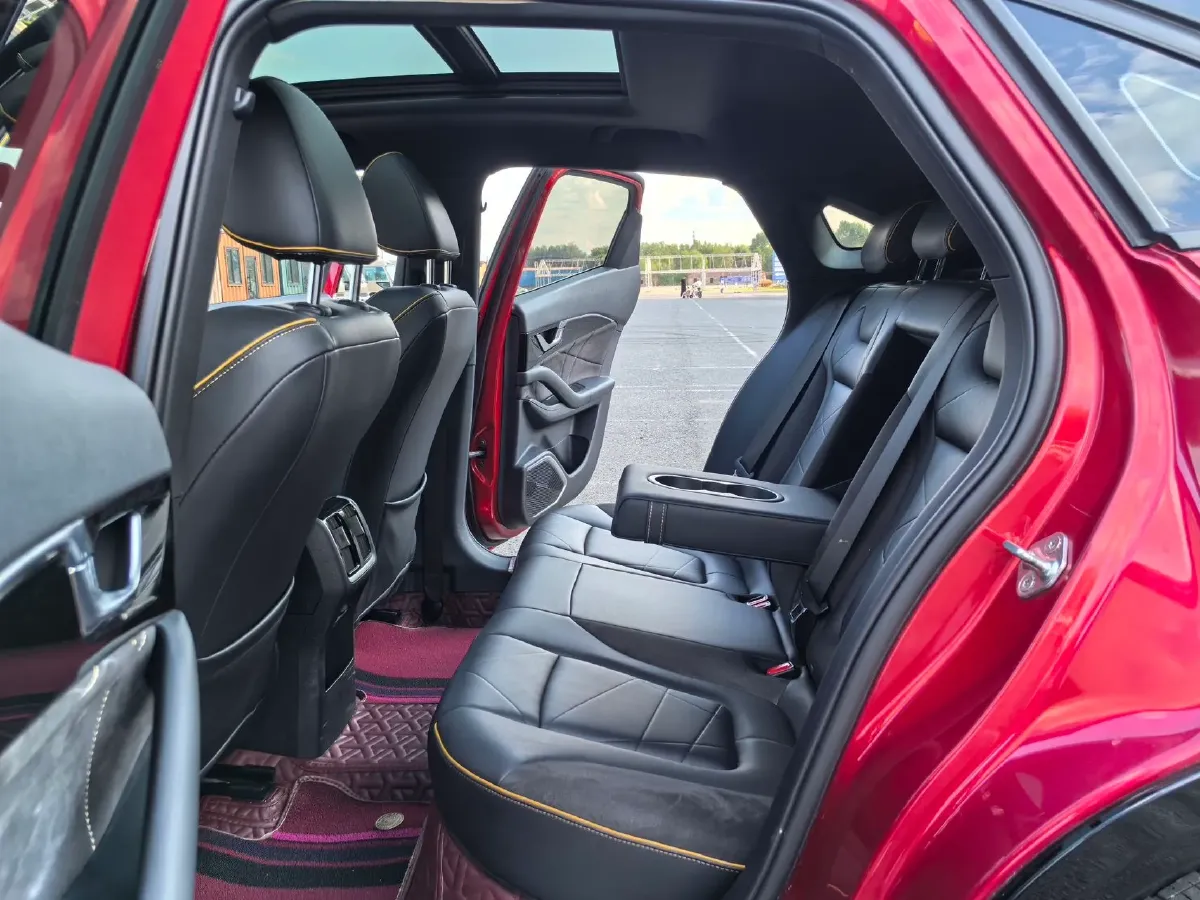 2022 Bestune B70S 2.0T 224HP L4 6AT,autocango,china used car exporter,china ev exporter,chinese used car exporter,chinese used ev exporter