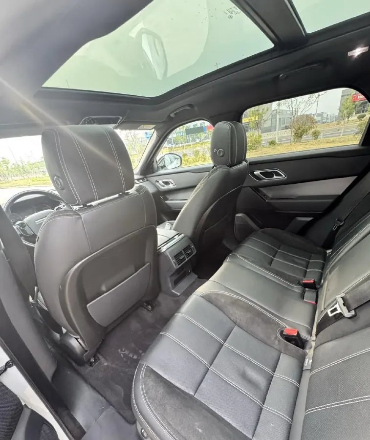 2018 Land Rover Discovery 2.0T 300HP L4 8AT,autocango,china used car exporter,china ev exporter,chinese used car exporter,chinese used ev exporter