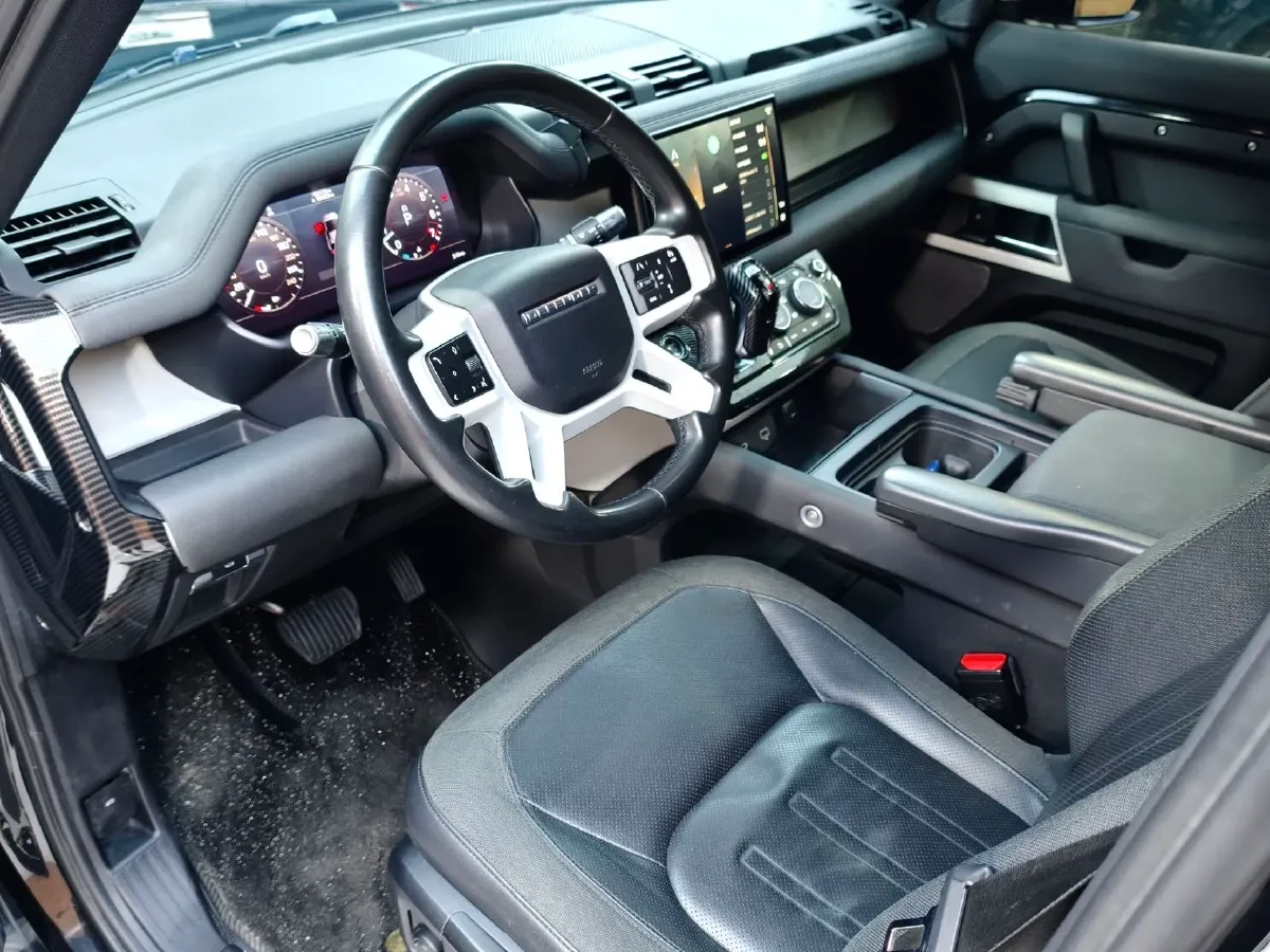 2021 Land Rover Defender 3.0T 400HP L6 8AT,autocango,china used car exporter,china ev exporter,chinese used car exporter,chinese used ev exporter