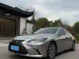 2022 Lexus ES 2.5L 178HP L4 E-CVT Hybrid