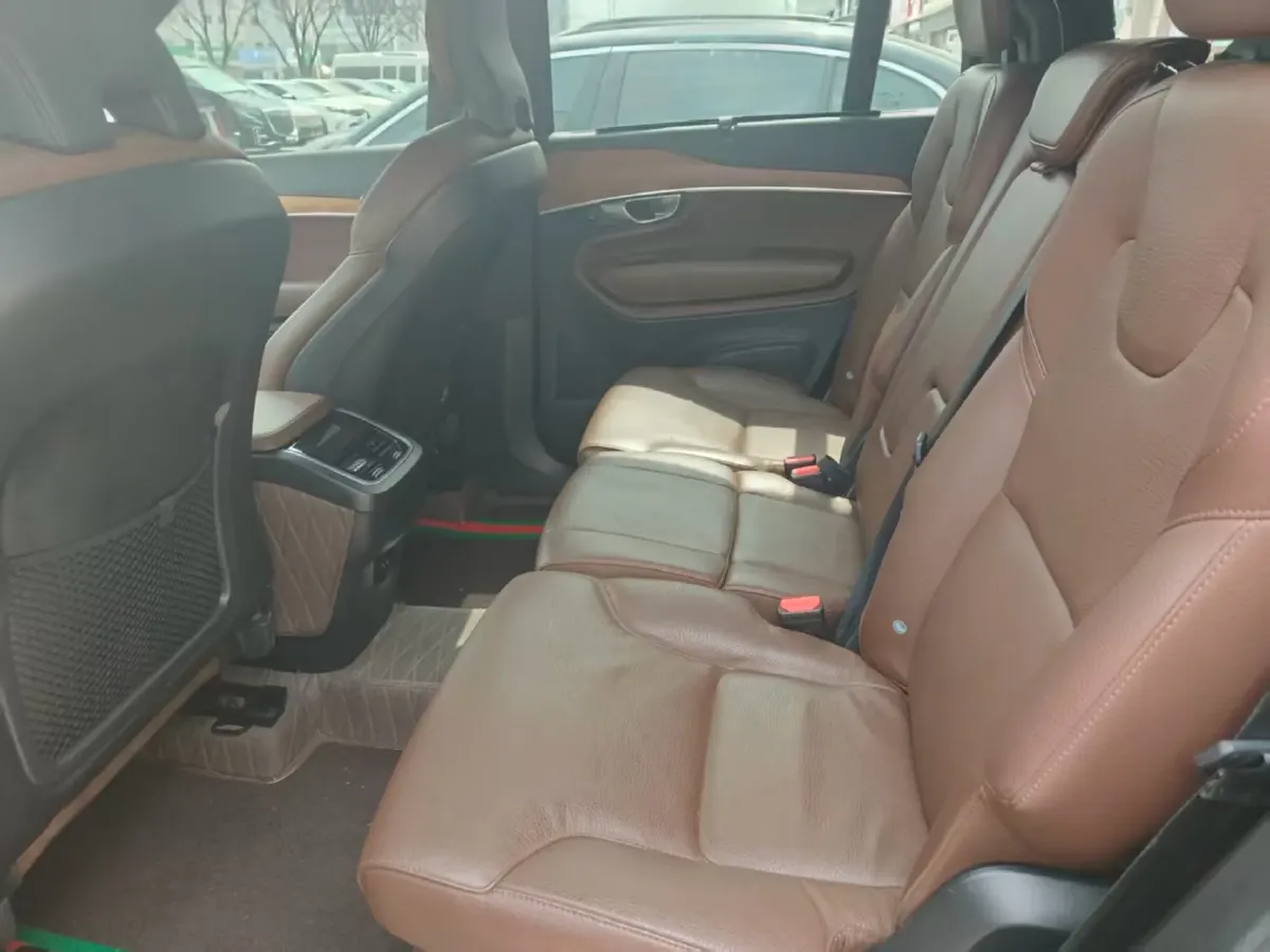 2024 Volvo XC90 2.0T 299HP L4 8AT,autocango,china used car exporter,china ev exporter,chinese used car exporter,chinese used ev exporter