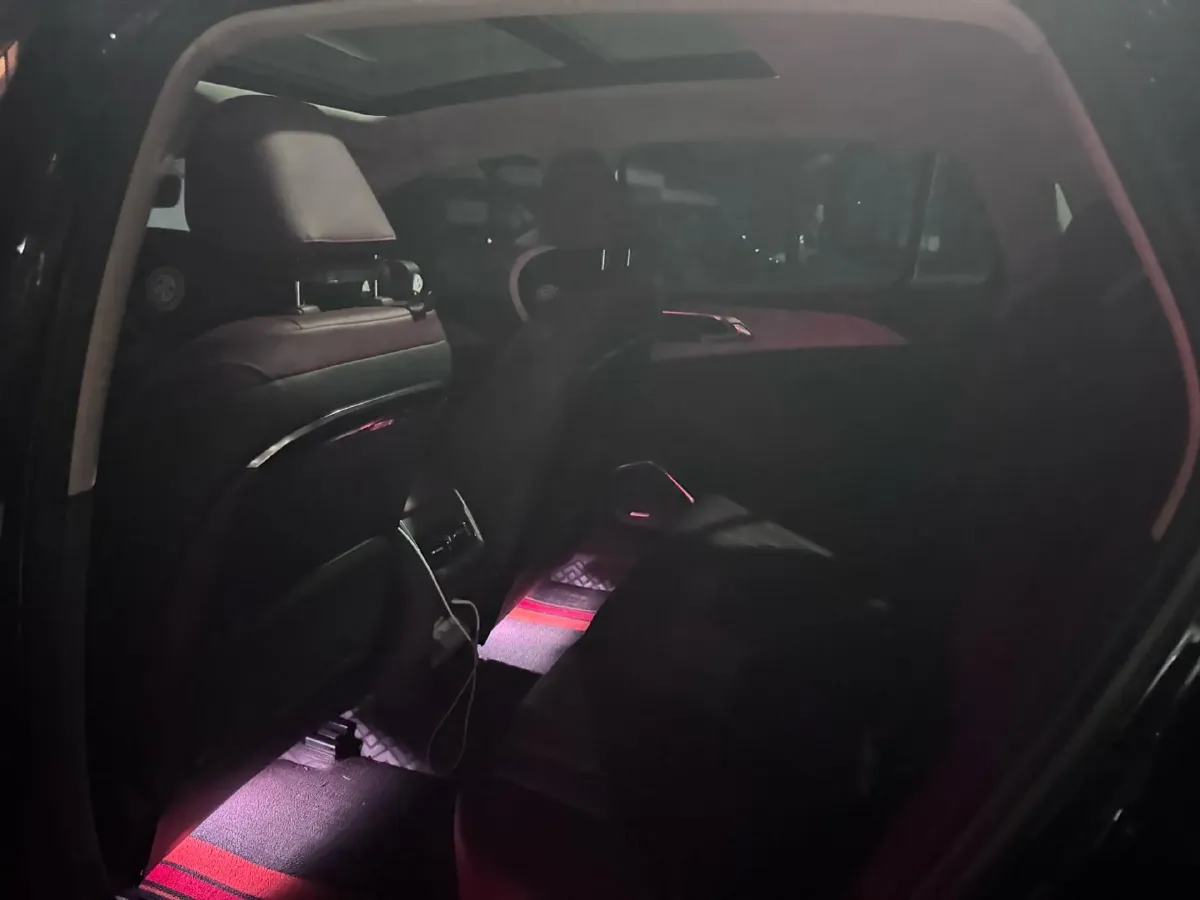 2023 HongQi H5 2.0T 224HP L4 8AT,autocango,china used car exporter,china ev exporter,chinese used car exporter,chinese used ev exporter