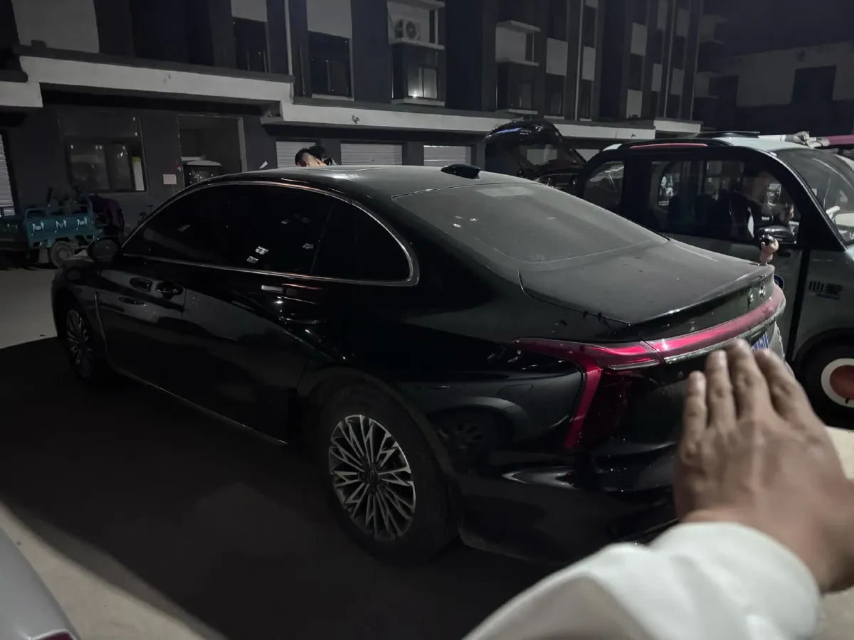 2023 HongQi H5 2.0T 224HP L4 8AT,autocango,china used car exporter,china ev exporter,chinese used car exporter,chinese used ev exporter