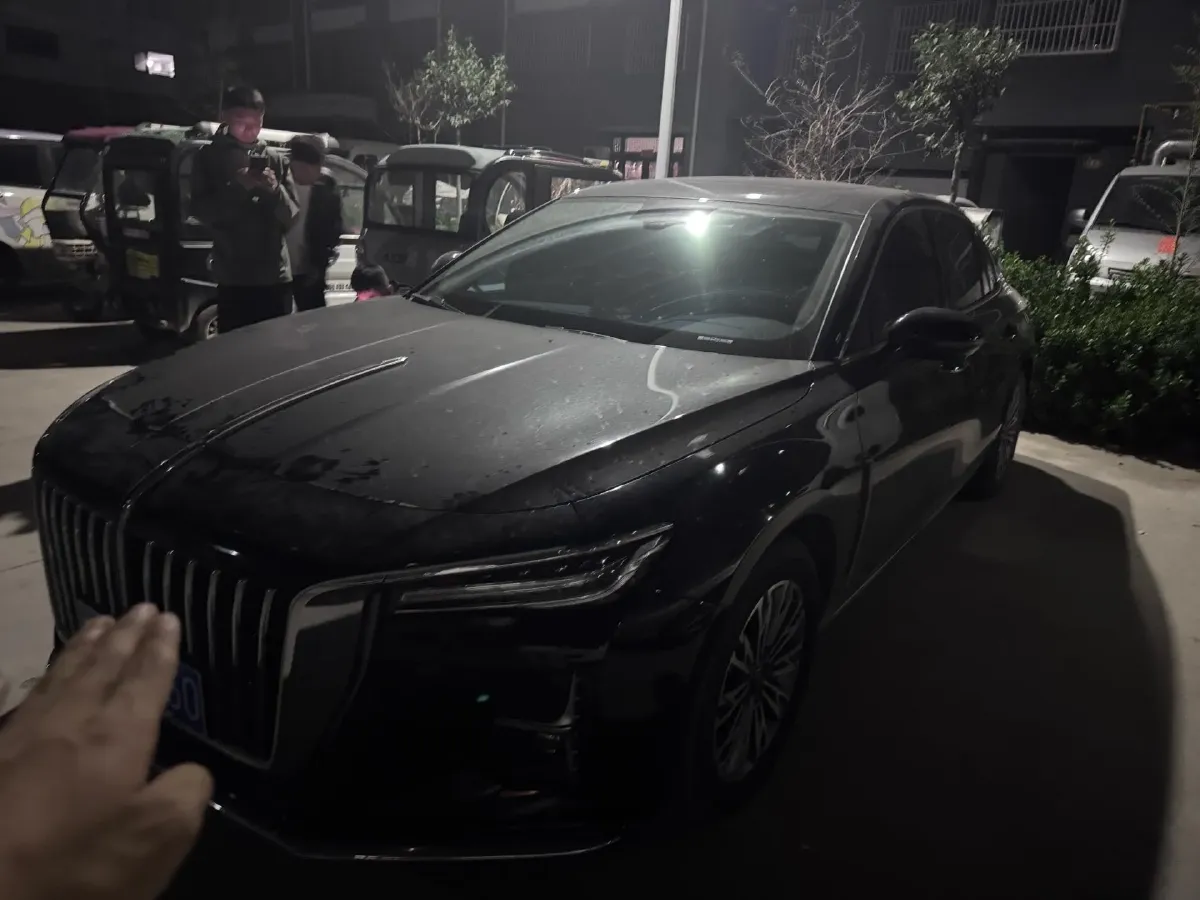 2023 HongQi H5 2.0T 224HP L4 8AT,autocango,china used car exporter,china ev exporter,chinese used car exporter,chinese used ev exporter