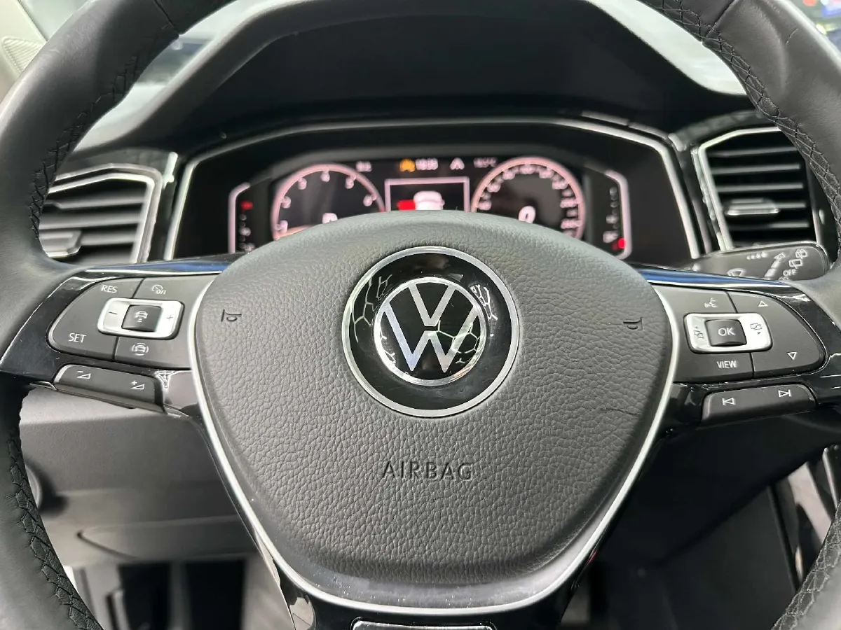 2022 Volkswagen T-Roc 1.4T 150HP L4 7DCT,autocango,china used car exporter,china ev exporter,chinese used car exporter,chinese used ev exporter