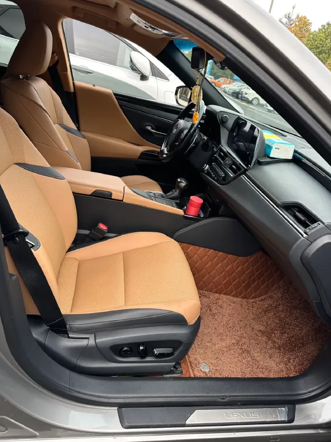 2020 Lexus ES 2.5L 207HP L4 8AT,autocango,china used car exporter,china ev exporter,chinese used car exporter,chinese used ev exporter