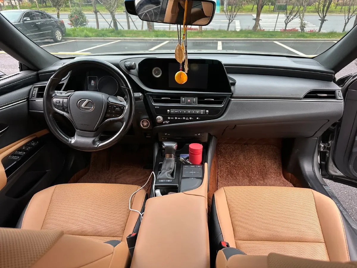 2020 Lexus ES 2.5L 207HP L4 8AT,autocango,china used car exporter,china ev exporter,chinese used car exporter,chinese used ev exporter