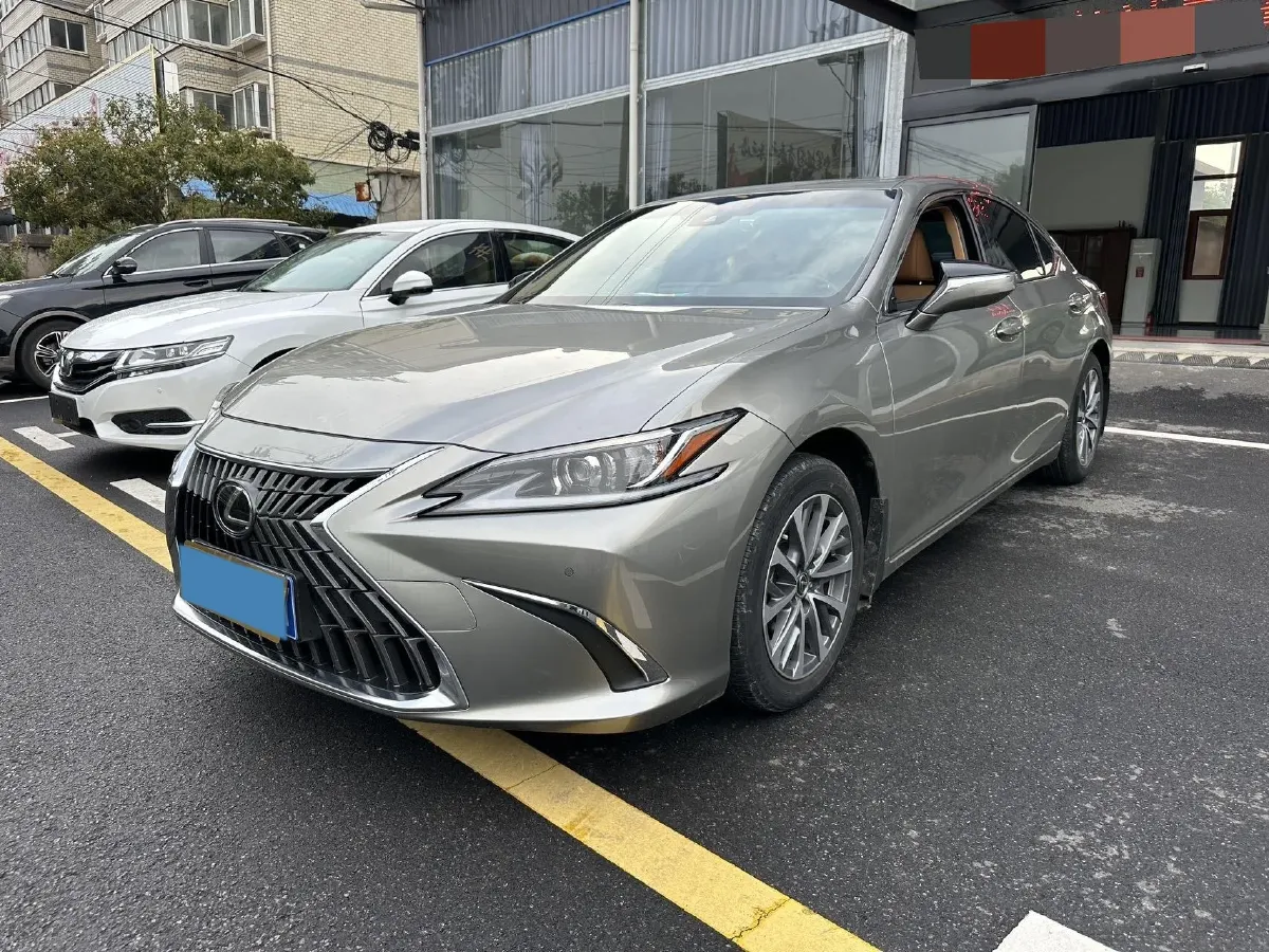 2020 Lexus ES 2.5L 207HP L4 8AT,autocango,china used car exporter,china ev exporter,chinese used car exporter,chinese used ev exporter