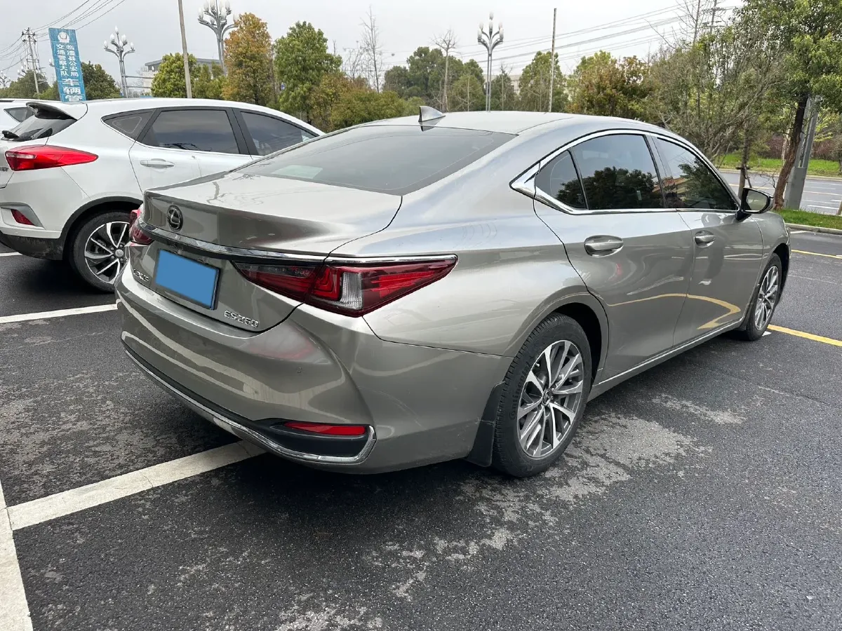 2020 Lexus ES 2.5L 207HP L4 8AT,autocango,china used car exporter,china ev exporter,chinese used car exporter,chinese used ev exporter