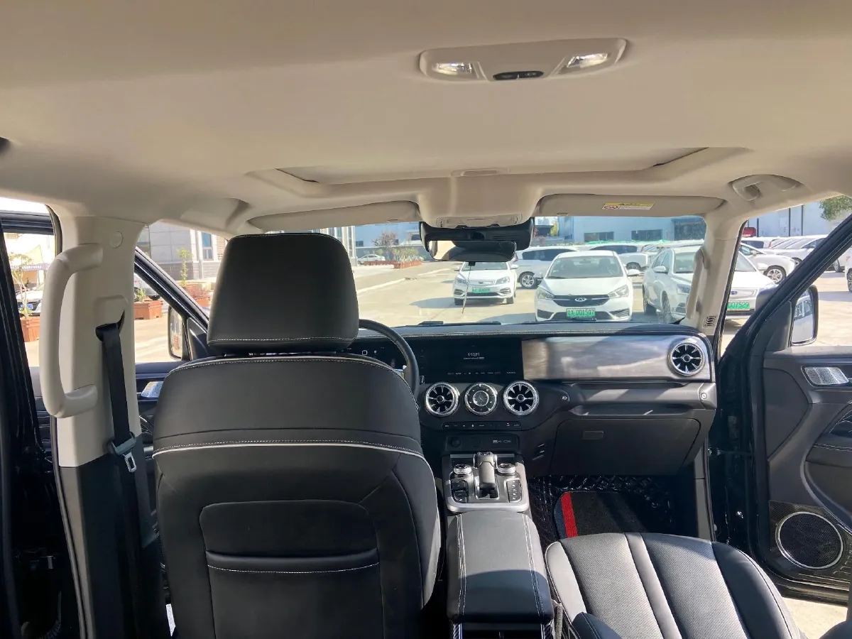 2023 Tank 300 2.0T 227HP L4 8AT,autocango,china used car exporter,china ev exporter,chinese used car exporter,chinese used ev exporter