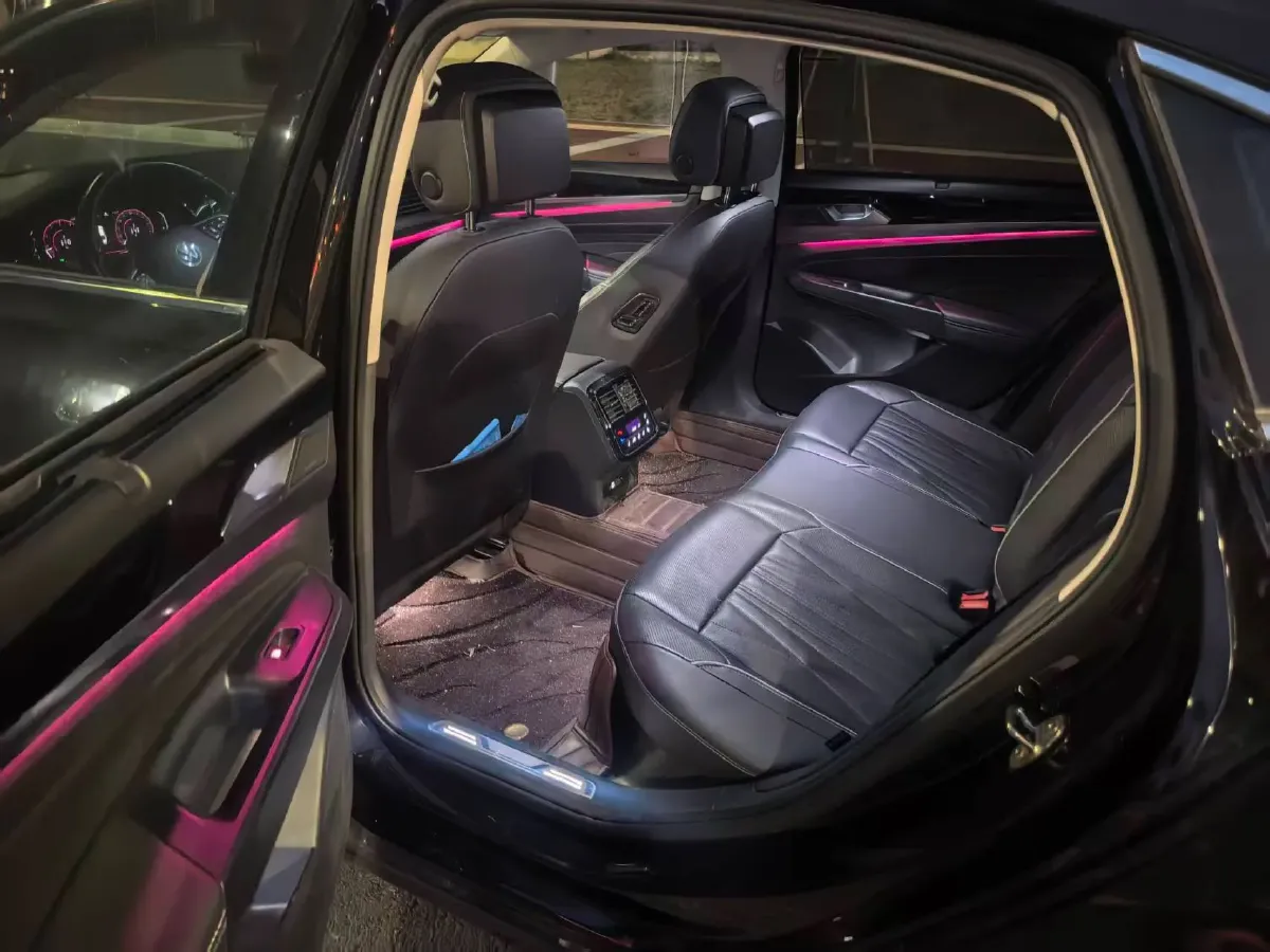 2022 Volkswagen Passat 2.0T 220HP L4 7DCT,autocango,china used car exporter,china ev exporter,chinese used car exporter,chinese used ev exporter