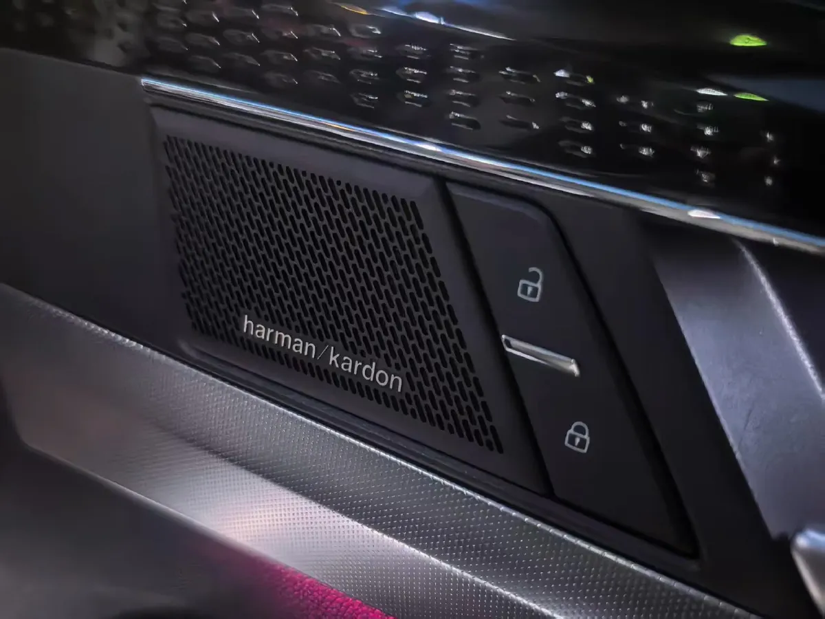 2022 Volkswagen Passat 2.0T 220HP L4 7DCT,autocango,china used car exporter,china ev exporter,chinese used car exporter,chinese used ev exporter