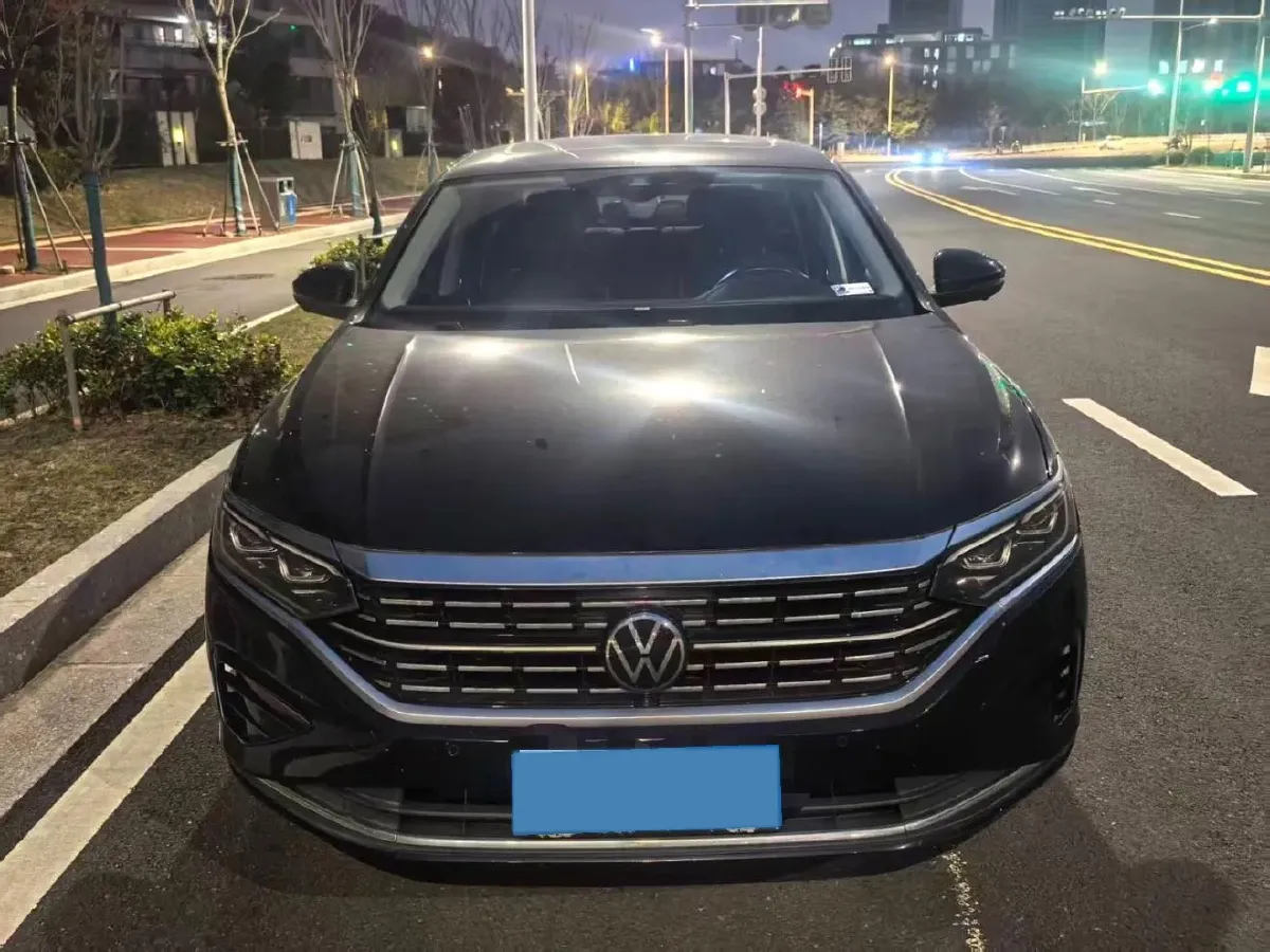 2022 Volkswagen Passat 2.0T 220HP L4 7DCT,autocango,china used car exporter,china ev exporter,chinese used car exporter,chinese used ev exporter