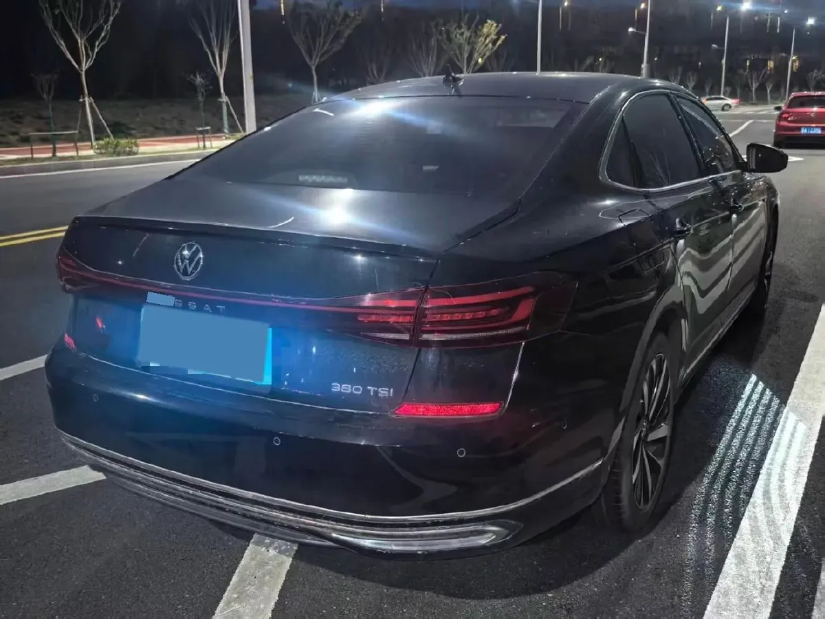 2022 Volkswagen Passat 2.0T 220HP L4 7DCT,autocango,china used car exporter,china ev exporter,chinese used car exporter,chinese used ev exporter