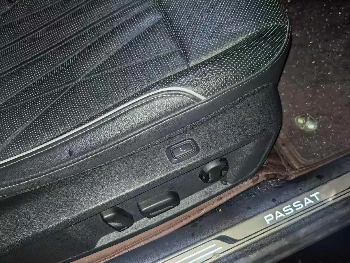 2022 Volkswagen Passat 2.0T 220HP L4 7DCT,autocango,china used car exporter,china ev exporter,chinese used car exporter,chinese used ev exporter