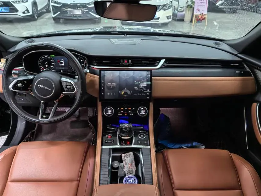 2021 Jaguar XFL 2.0T 250HP L4 8AT,autocango,china used car exporter,china ev exporter,chinese used car exporter,chinese used ev exporter