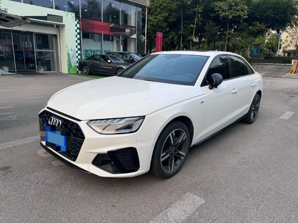 2022 Audi A4L 2.0T 190HP L4 7DCT,autocango,china used car exporter,china ev exporter,chinese used car exporter,chinese used ev exporter