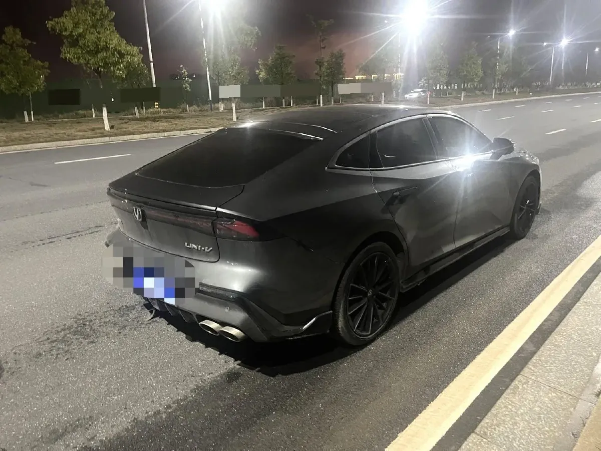 2024 ChangAn UNI-V 1.5T 188HP L4 7DCT,autocango,china used car exporter,china ev exporter,chinese used car exporter,chinese used ev exporter