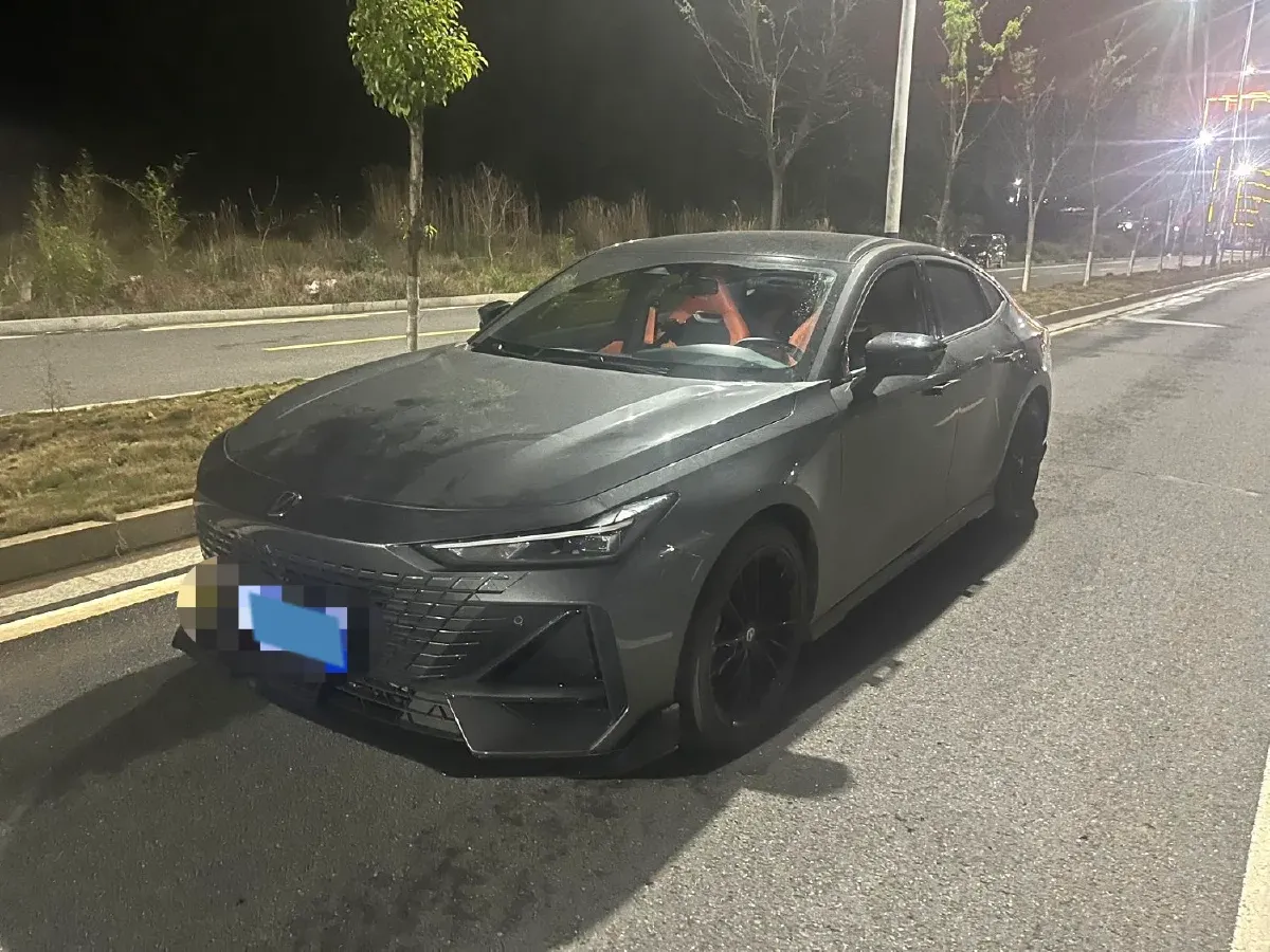 2024 ChangAn UNI-V 1.5T 188HP L4 7DCT,autocango,china used car exporter,china ev exporter,chinese used car exporter,chinese used ev exporter