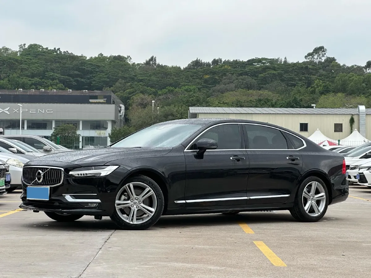 2020 Volvo S90 2.0T 254HP L4 8AT,autocango,china used car exporter,china ev exporter,chinese used car exporter,chinese used ev exporter
