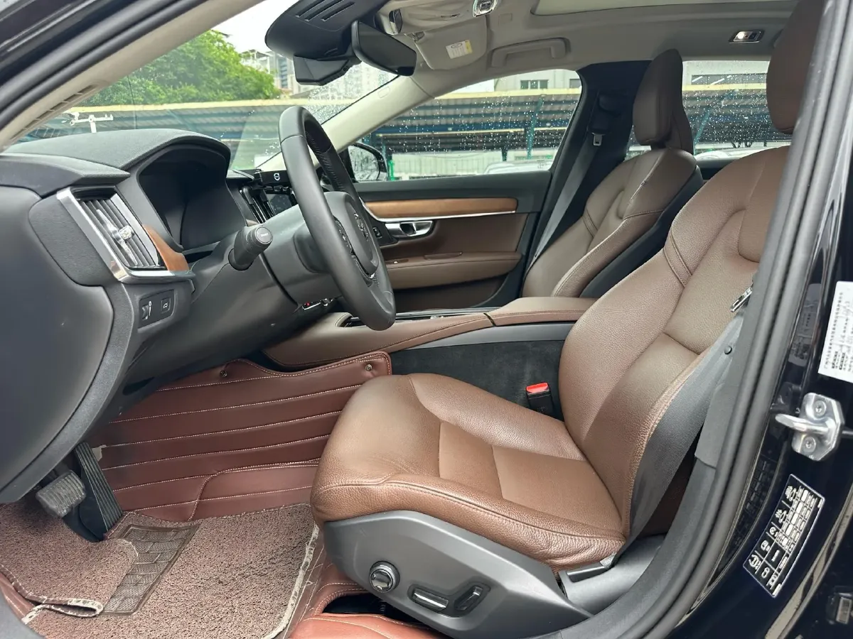 2020 Volvo S90 2.0T 254HP L4 8AT,autocango,china used car exporter,china ev exporter,chinese used car exporter,chinese used ev exporter