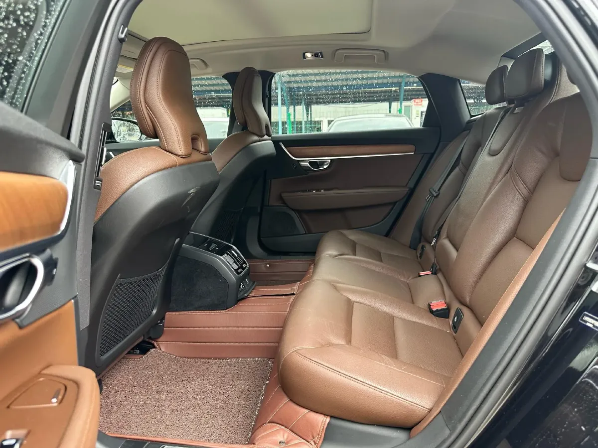 2020 Volvo S90 2.0T 254HP L4 8AT,autocango,china used car exporter,china ev exporter,chinese used car exporter,chinese used ev exporter