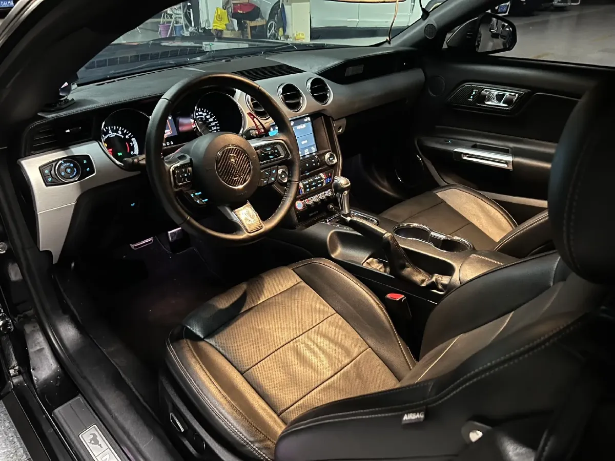 2017 Ford Mustang 2.3T 314HP L4 6AT,autocango,china used car exporter,china ev exporter,chinese used car exporter,chinese used ev exporter