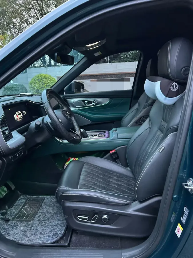 2022 GAC Trumpchi GS8 2.0T 252HP L4 8AT,autocango,china used car exporter,china ev exporter,chinese used car exporter,chinese used ev exporter