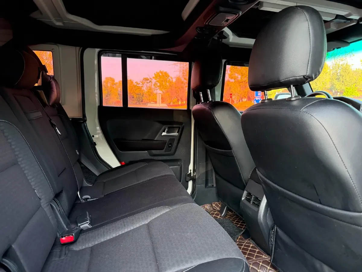 2016 Beijing BJ40 2.0T 204HP L4 5MT,autocango,china used car exporter,china ev exporter,chinese used car exporter,chinese used ev exporter