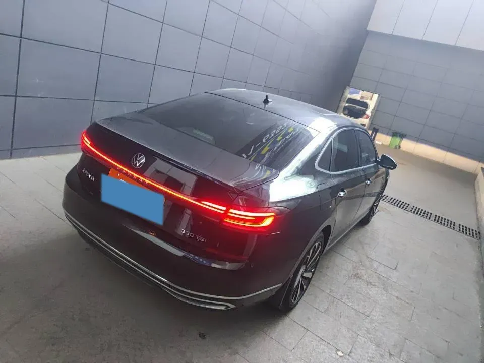 2022 Xpeng P7 BEV 60.2KWH,autocango,china used car exporter,china ev exporter,chinese used car exporter,chinese used ev exporter