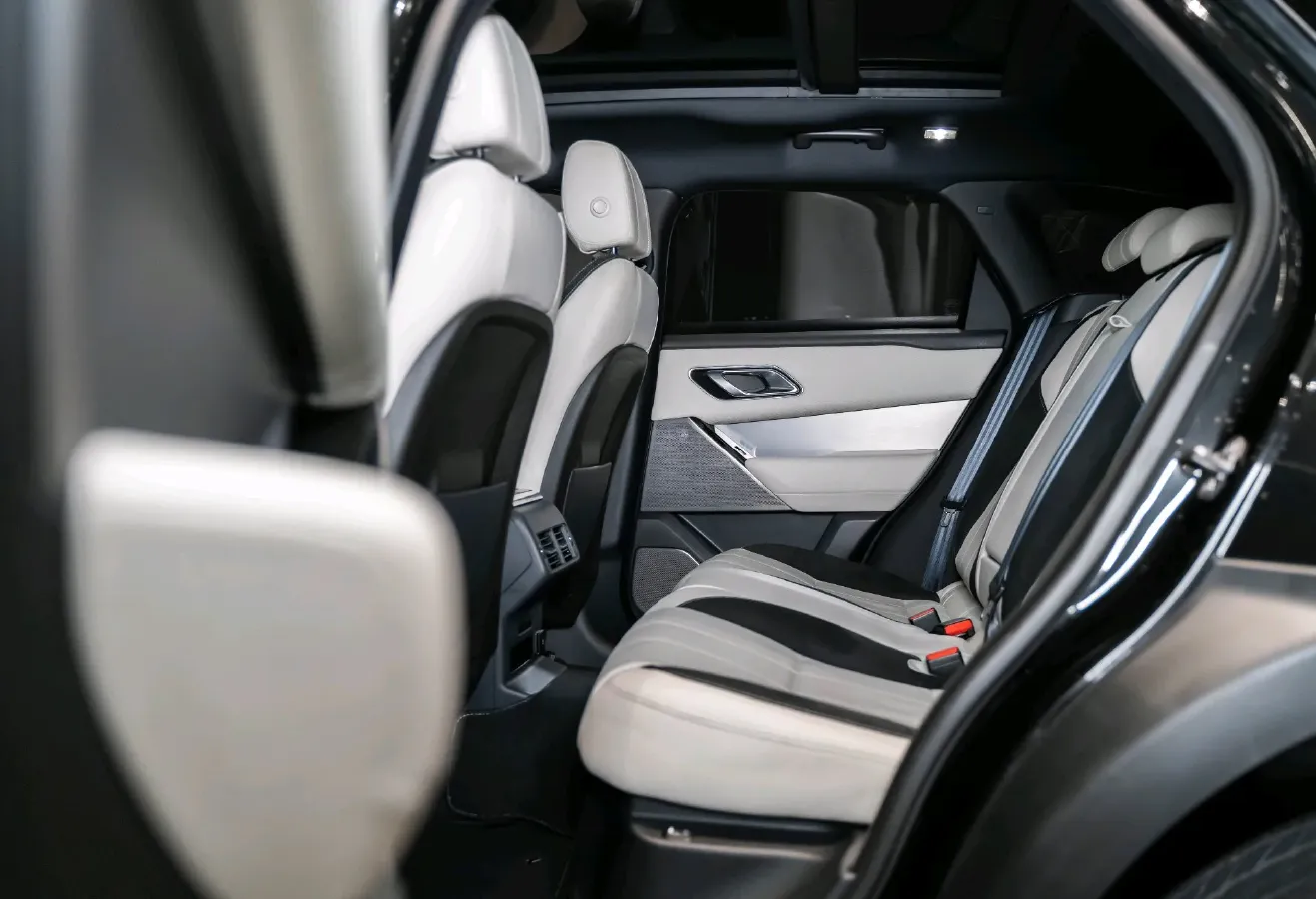 2018 Land Rover Range Rover Velar 3.0T 380HP V6 8AT,autocango,china used car exporter,china ev exporter,chinese used car exporter,chinese used ev exporter