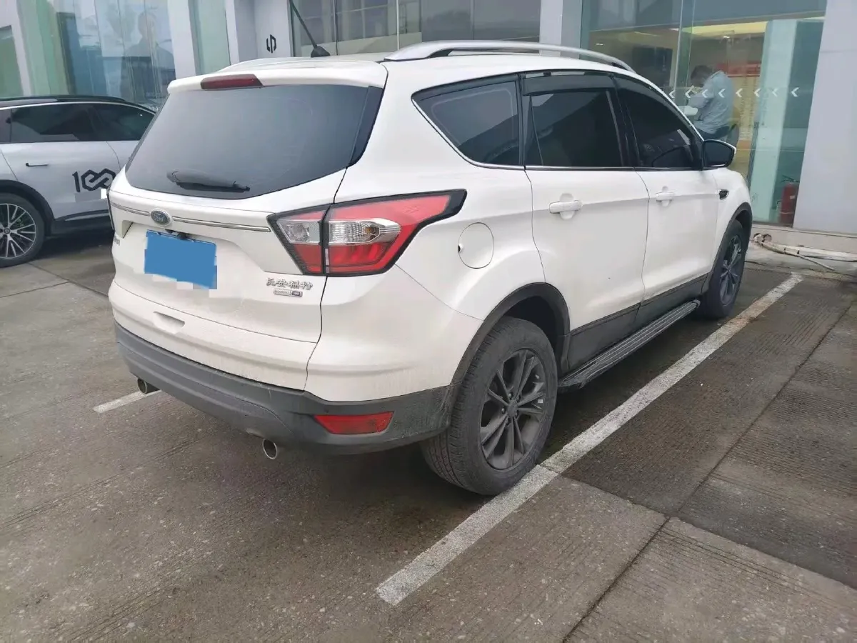 2019 Ford Kuga 1.5T 182HP L4 6AT,autocango,china used car exporter,china ev exporter,chinese used car exporter,chinese used ev exporter
