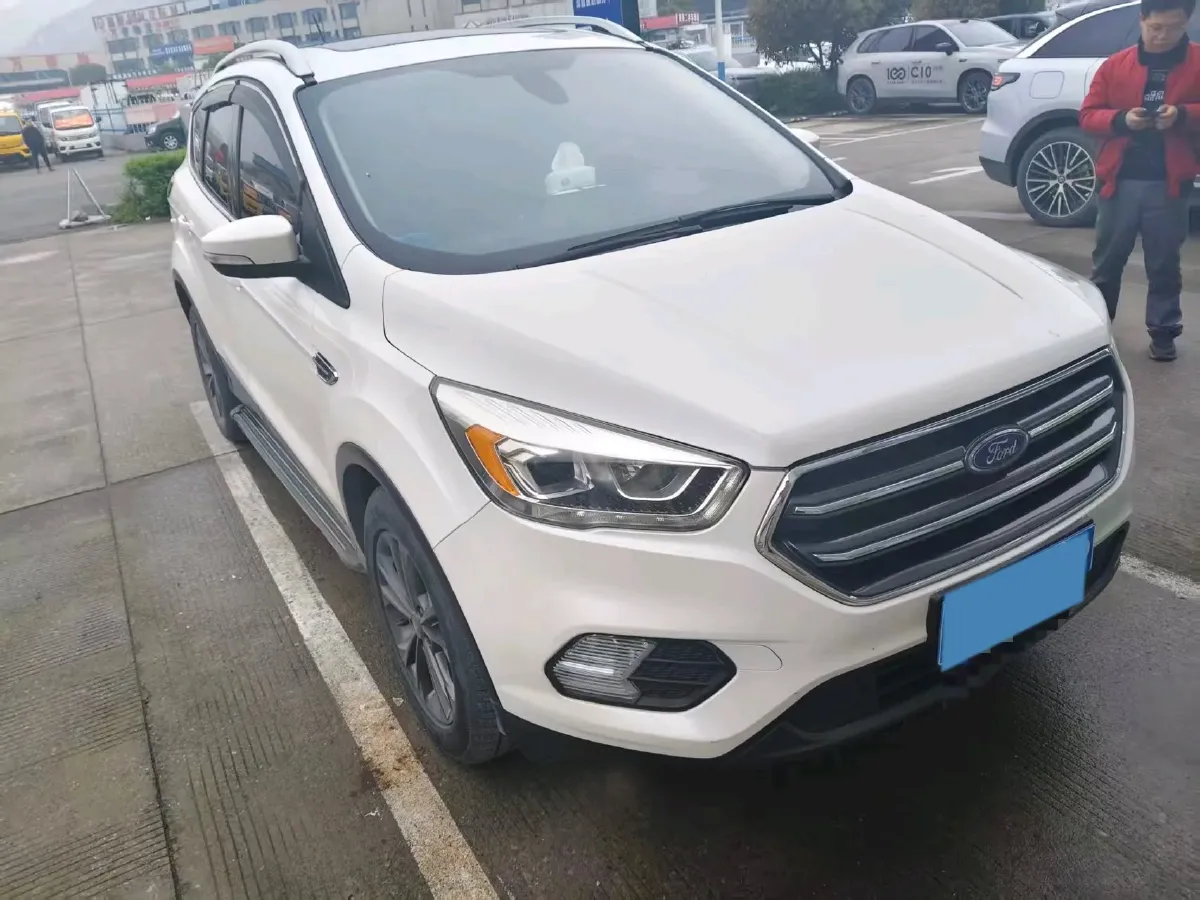 2019 Ford Kuga 1.5T 182HP L4 6AT,autocango,china used car exporter,china ev exporter,chinese used car exporter,chinese used ev exporter