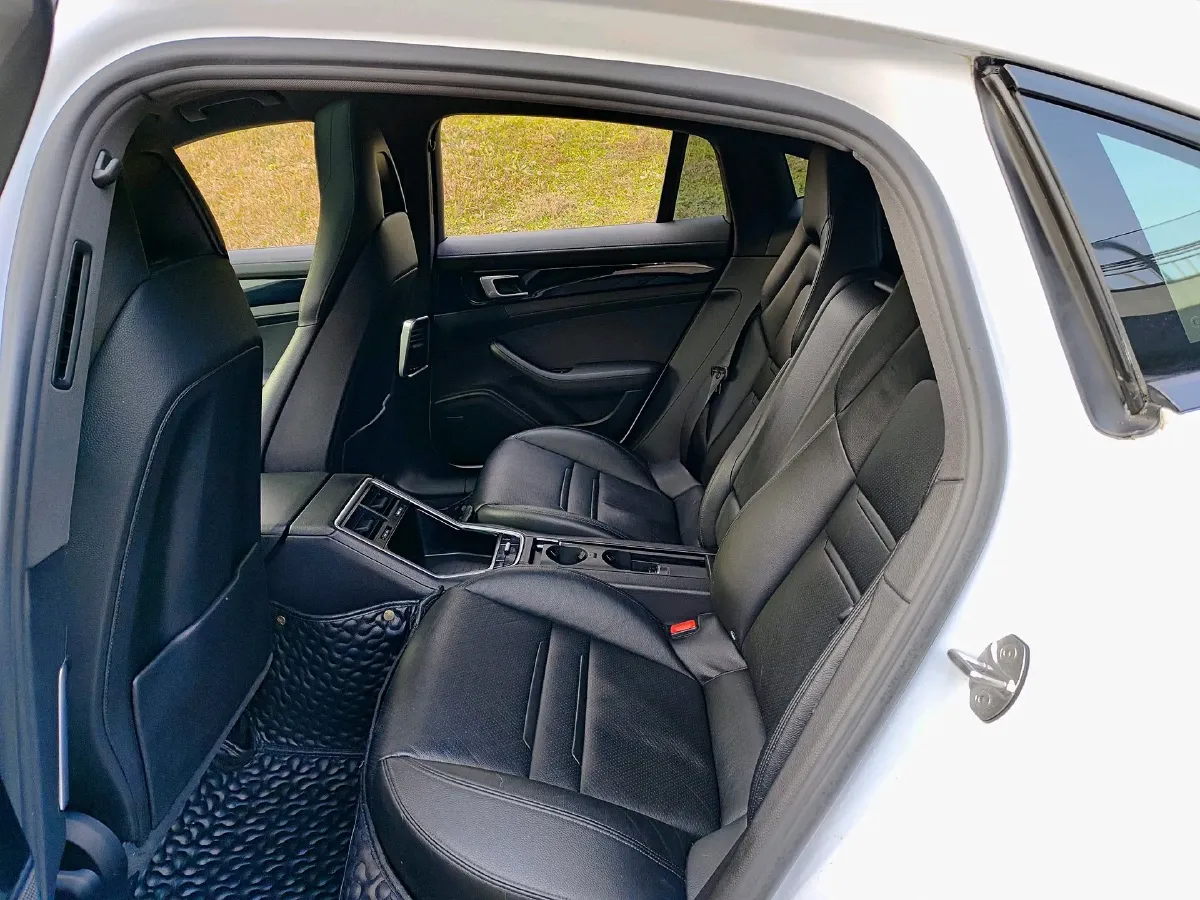 2017 BMW X6 3.0T 306HP L6 8AT,autocango,china used car exporter,china ev exporter,chinese used car exporter,chinese used ev exporter