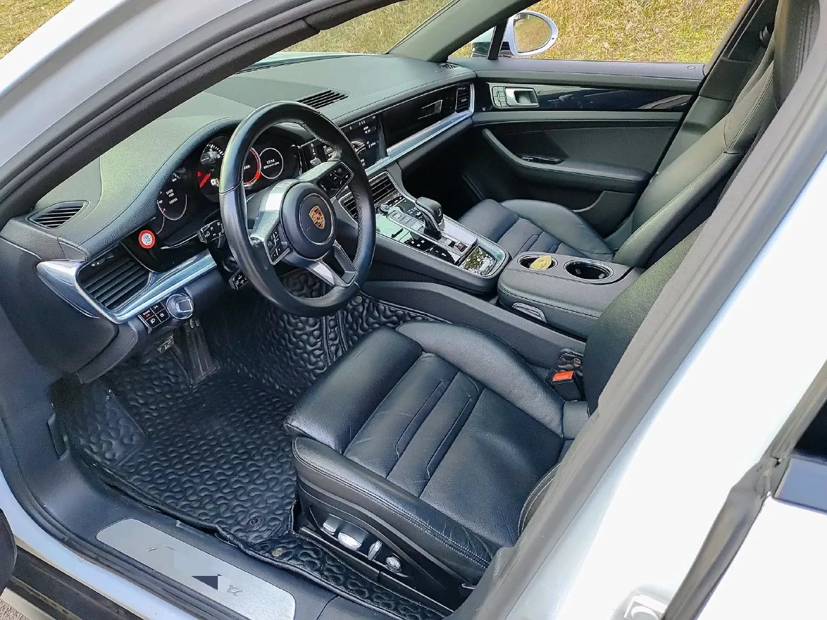 2017 BMW X6 3.0T 306HP L6 8AT,autocango,china used car exporter,china ev exporter,chinese used car exporter,chinese used ev exporter