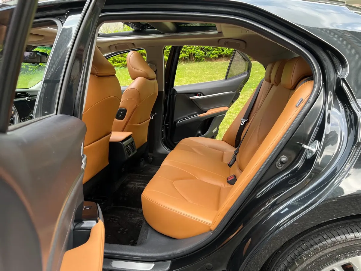 2021 Toyota Camry 2.5L 209HP L4 8AT,autocango,china used car exporter,china ev exporter,chinese used car exporter,chinese used ev exporter