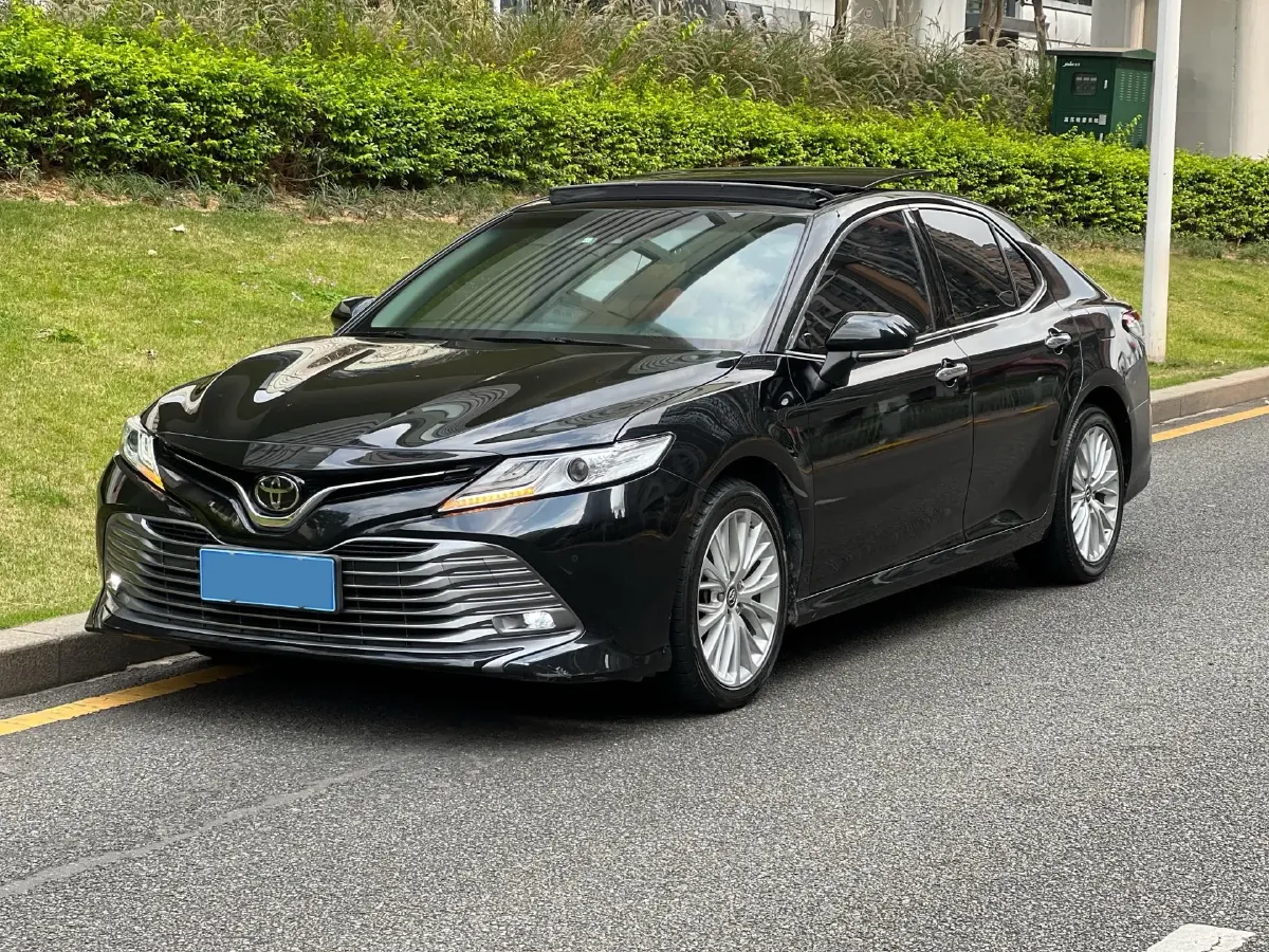 2021 Toyota Camry 2.5L 209HP L4 8AT,autocango,china used car exporter,china ev exporter,chinese used car exporter,chinese used ev exporter