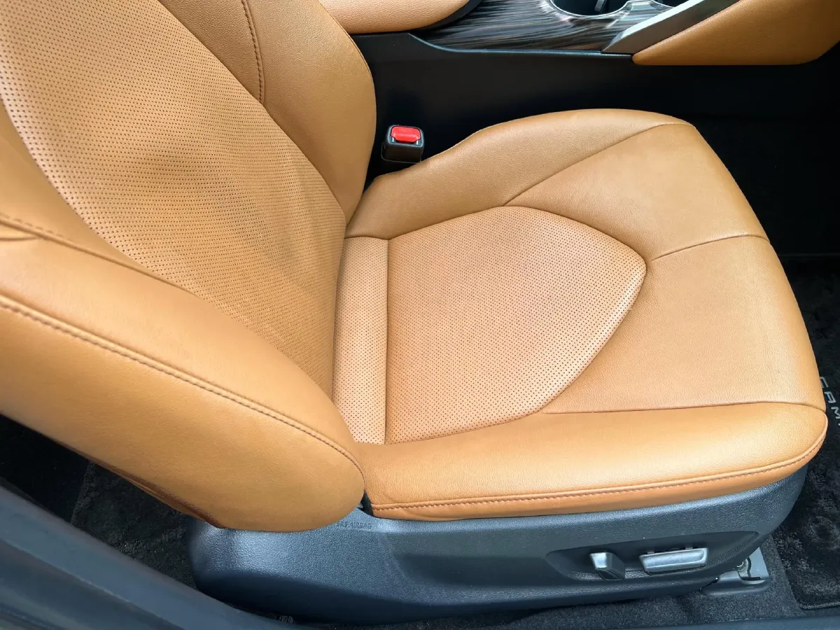 2021 Toyota Camry 2.5L 209HP L4 8AT,autocango,china used car exporter,china ev exporter,chinese used car exporter,chinese used ev exporter