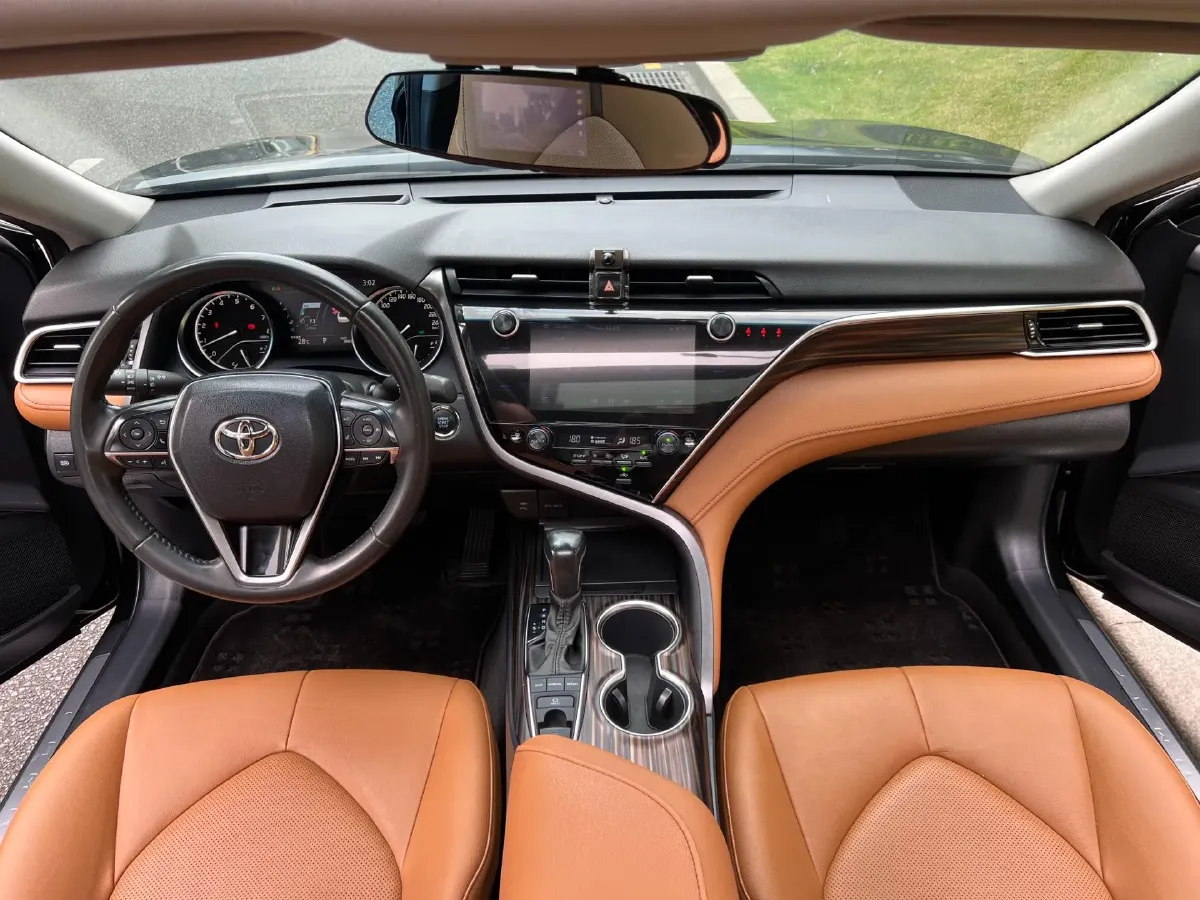 2021 Toyota Camry 2.5L 209HP L4 8AT,autocango,china used car exporter,china ev exporter,chinese used car exporter,chinese used ev exporter