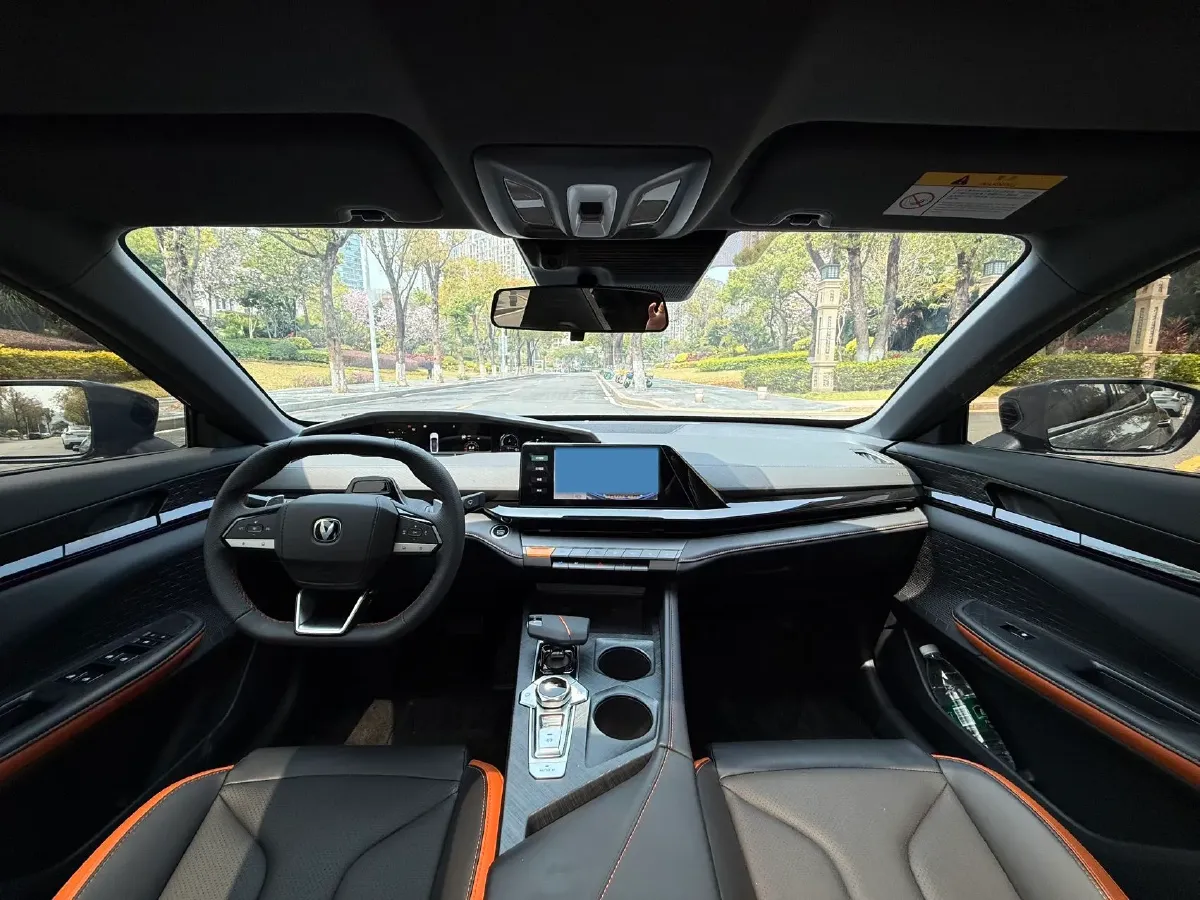 2024 ChangAn UNI-V 1.5T 188HP L4 7DCT,autocango,china used car exporter,china ev exporter,chinese used car exporter,chinese used ev exporter