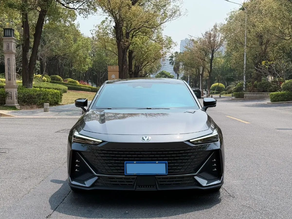 2024 ChangAn UNI-V 1.5T 188HP L4 7DCT,autocango,china used car exporter,china ev exporter,chinese used car exporter,chinese used ev exporter