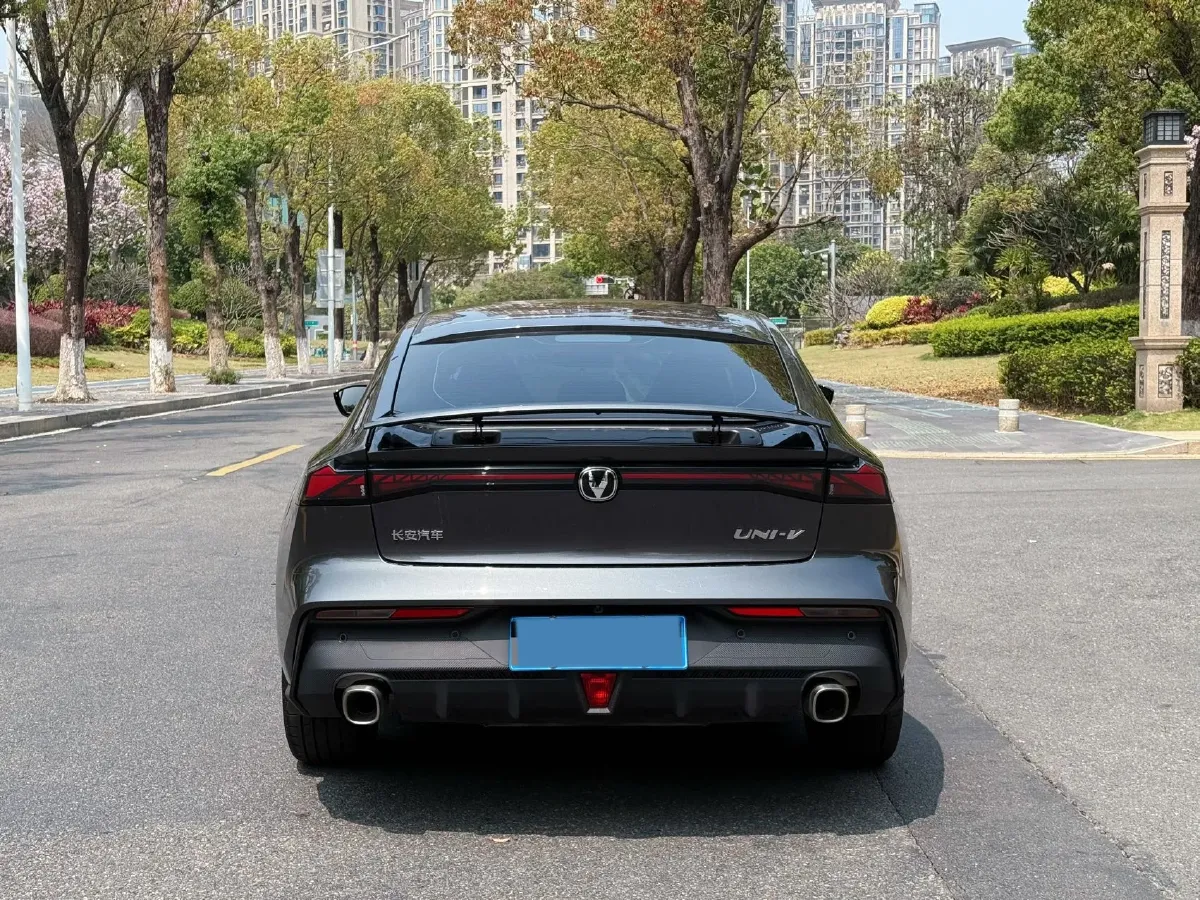 2024 ChangAn UNI-V 1.5T 188HP L4 7DCT,autocango,china used car exporter,china ev exporter,chinese used car exporter,chinese used ev exporter