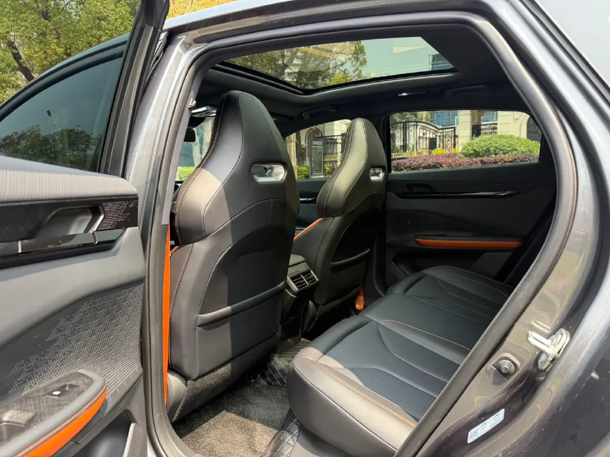 2024 ChangAn UNI-V 1.5T 188HP L4 7DCT,autocango,china used car exporter,china ev exporter,chinese used car exporter,chinese used ev exporter